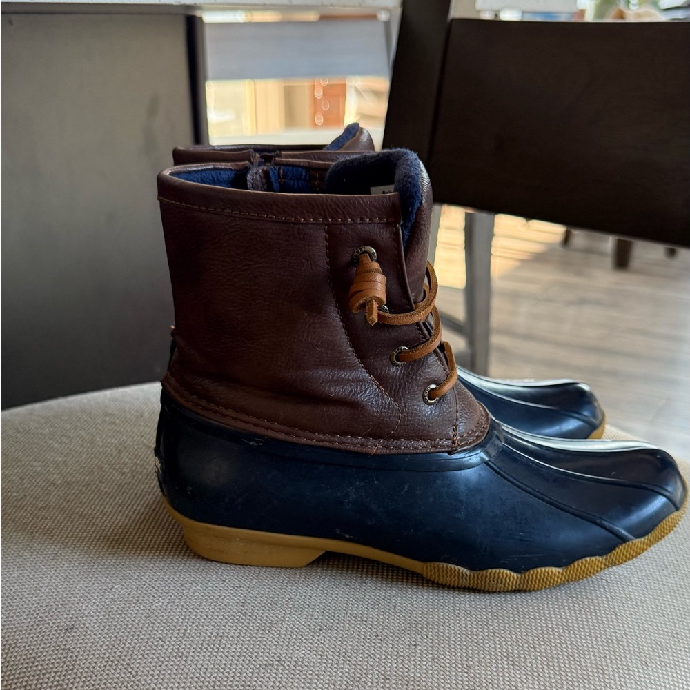 Women’s/Girl’s Sperry Brown and Navy Duck Boots